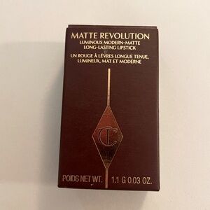 Charlotte Tilbury Matte Revolution Hydrating Lipstick Pillow Talk nude pink mini